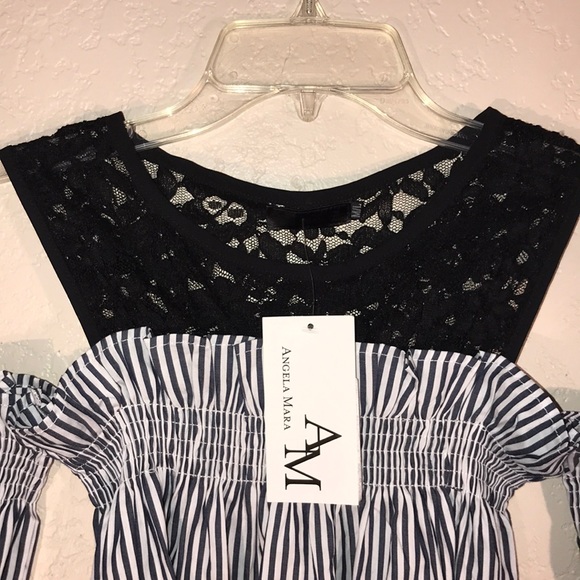 NWT Angela Mara Sneaker Chic Open Shoulder Top - Picture 2 of 3